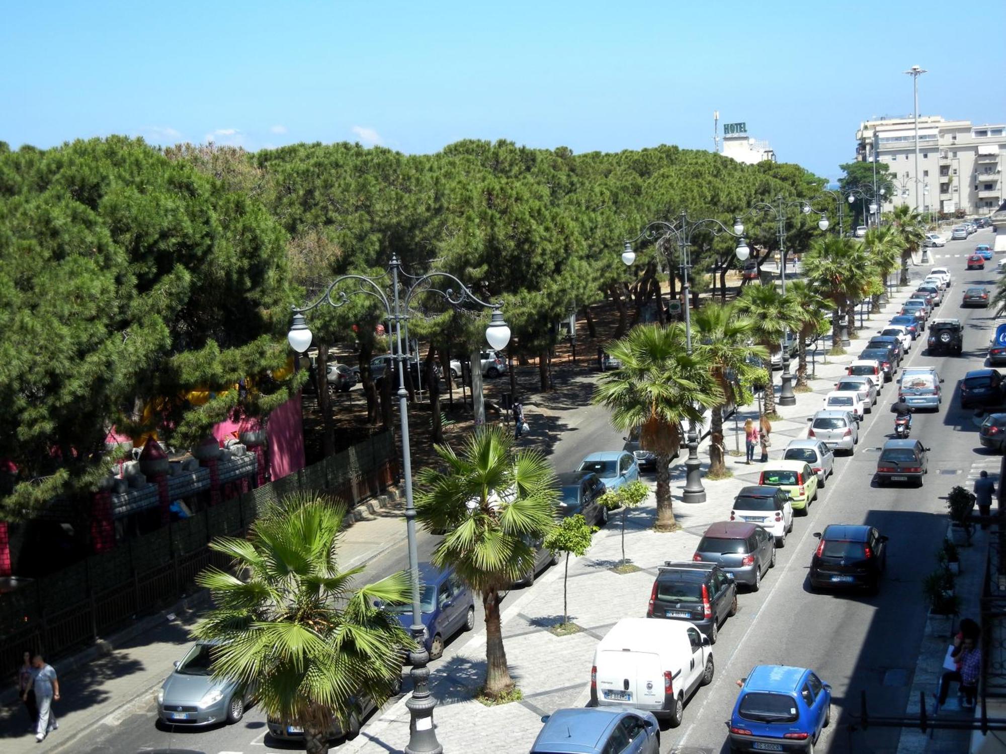 B&B La Pineta Reggio di Calabria Eksteriør billede